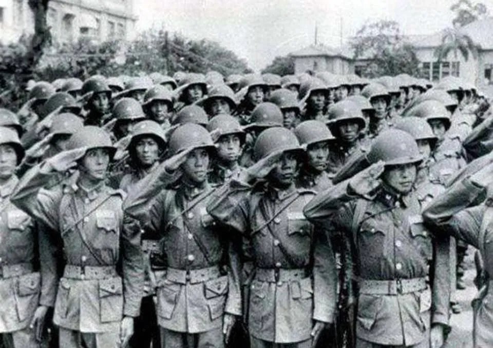 中華民國父親節由來（隊伍敬禮）