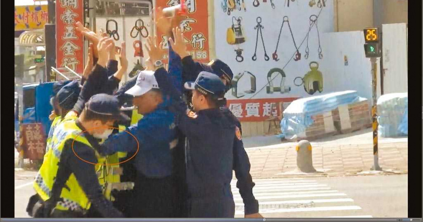 对蔡英文陈抗民众栽赃罪名,法官怒斥高层指示伤害警察执法公信力