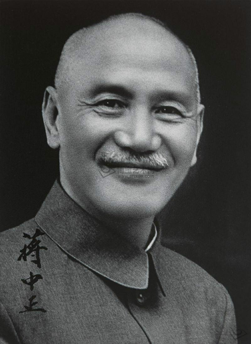 Even as a Five-Star Generalissimo (Grand Marshal), Chiang Kai-shek's smile remained sincere.